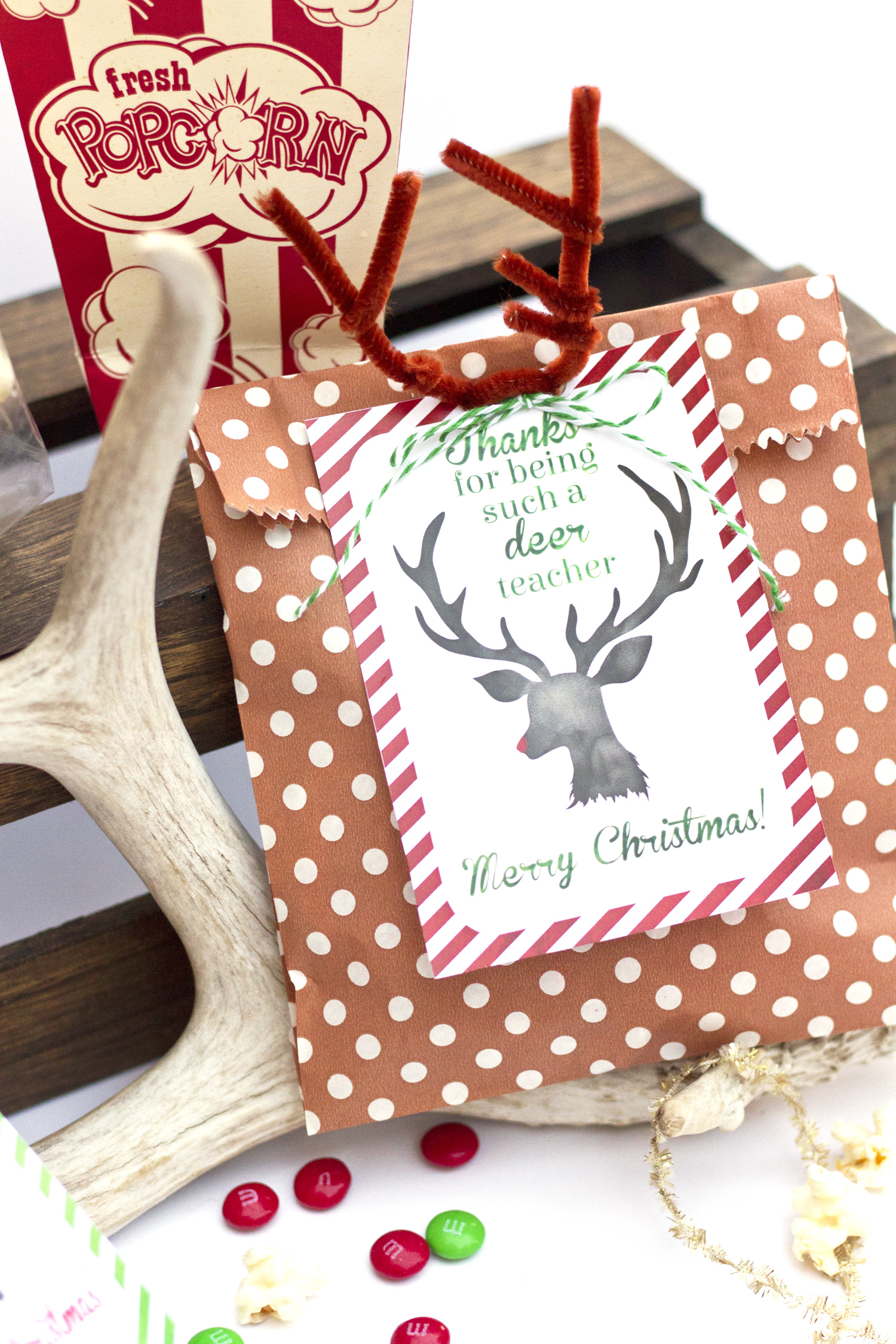 A Super Cute Free Deer Printable featured by Utah life and style blog, By Jen Rose: festive popcorn treats