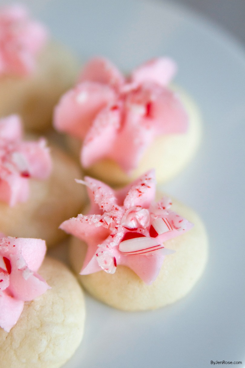 yummy-peppermint-cookies | Peppermint Meltaway Cookies Recipe featured by Utah lifestyle blog, By Jen Rose