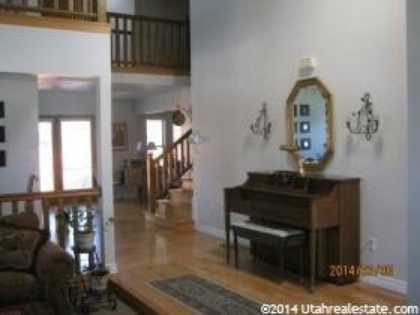 before house pictures - White Entryway Table by Utah lifestyle blogger By Jen Rose